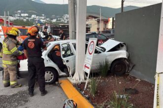 Accidente vial en Carretera Nacional deja a 2 adultos sin vida y 2 menores lesionados en Monterrey