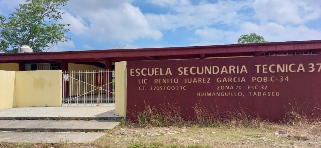 Alumno apuñala a maestro en secundaria de Tabasco