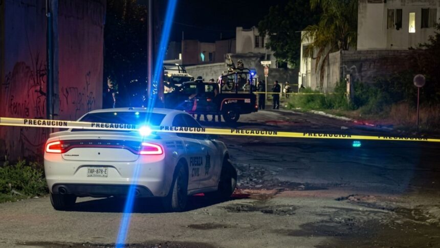 Ataque a balazos en Juárez deja un muerto y dos adolescentes heridos
