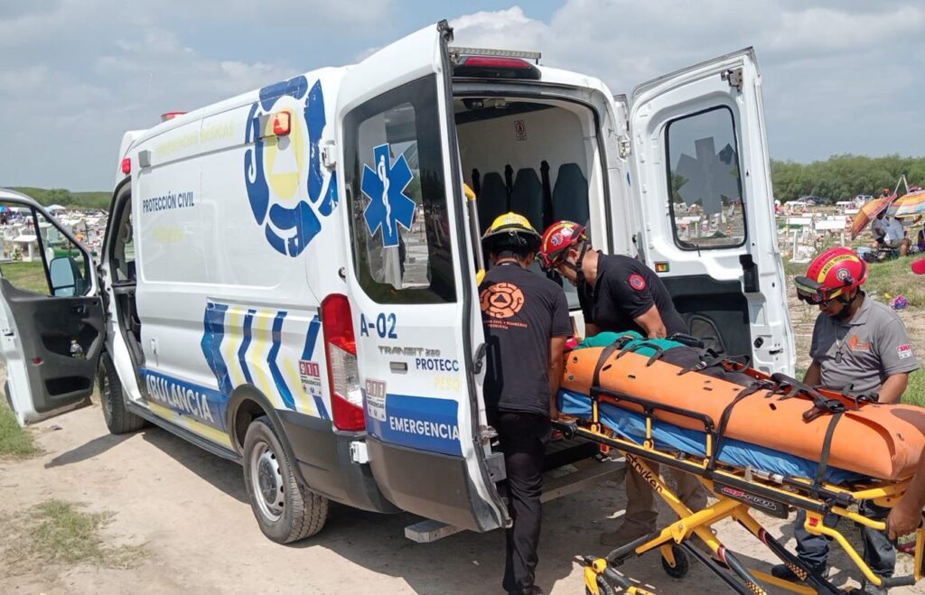 Caen a fosa en panteón de Marín durante Día de las Madres