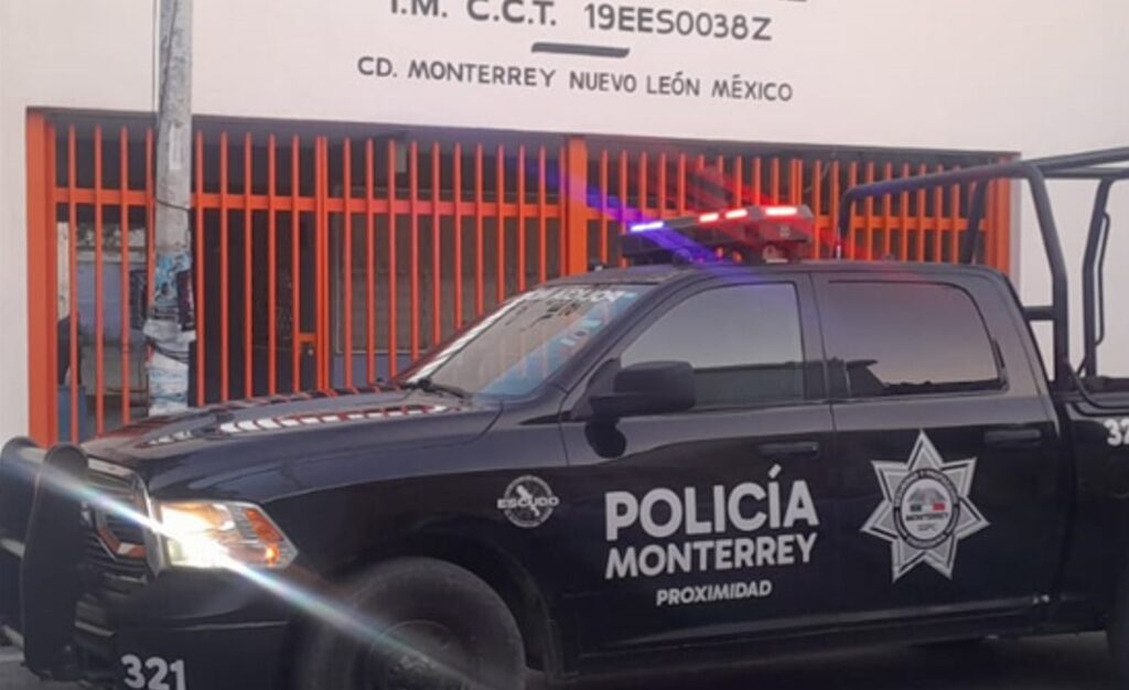 Detienen a hombre por acoso afuera de primaria en Monterrey