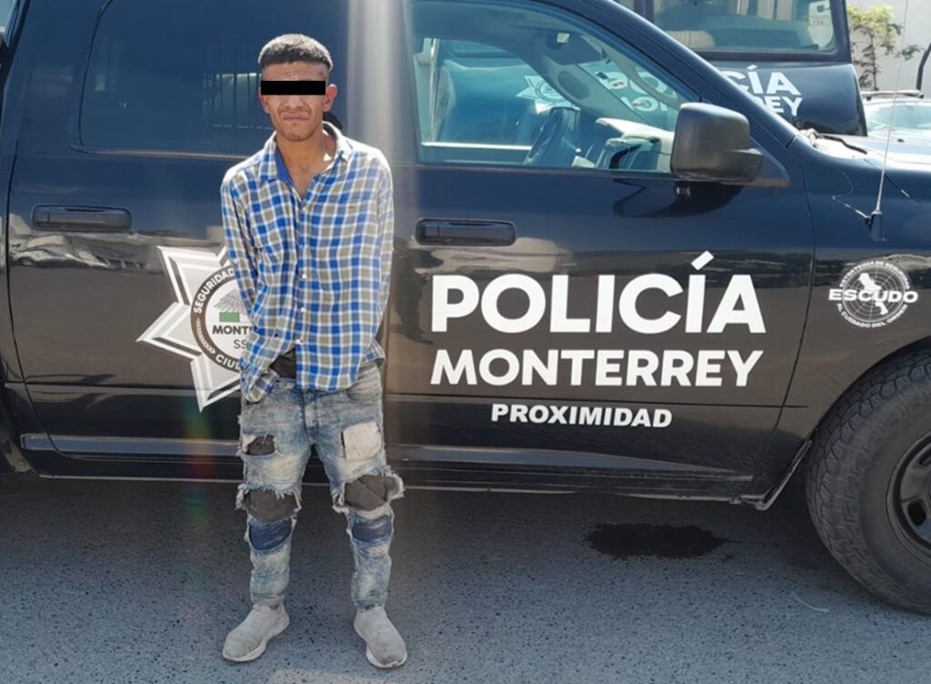 Detienen a hombre por acoso afuera de primaria en Monterrey