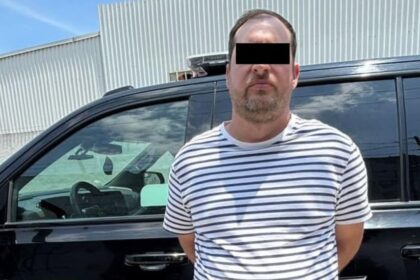 Detienen a hombre con camioneta robada en Monterrey