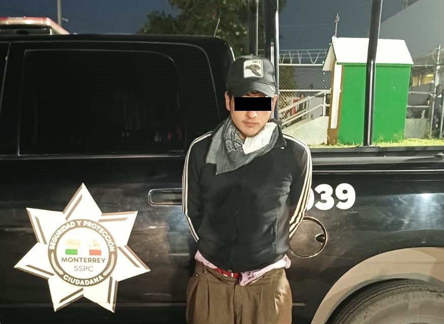 Detienen a joven tras robarse 47 celulares en Monterrey