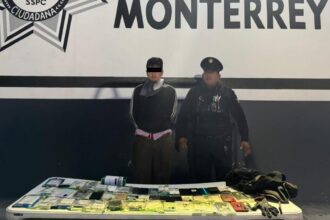 Detienen a joven tras robarse 47 celulares en Monterrey