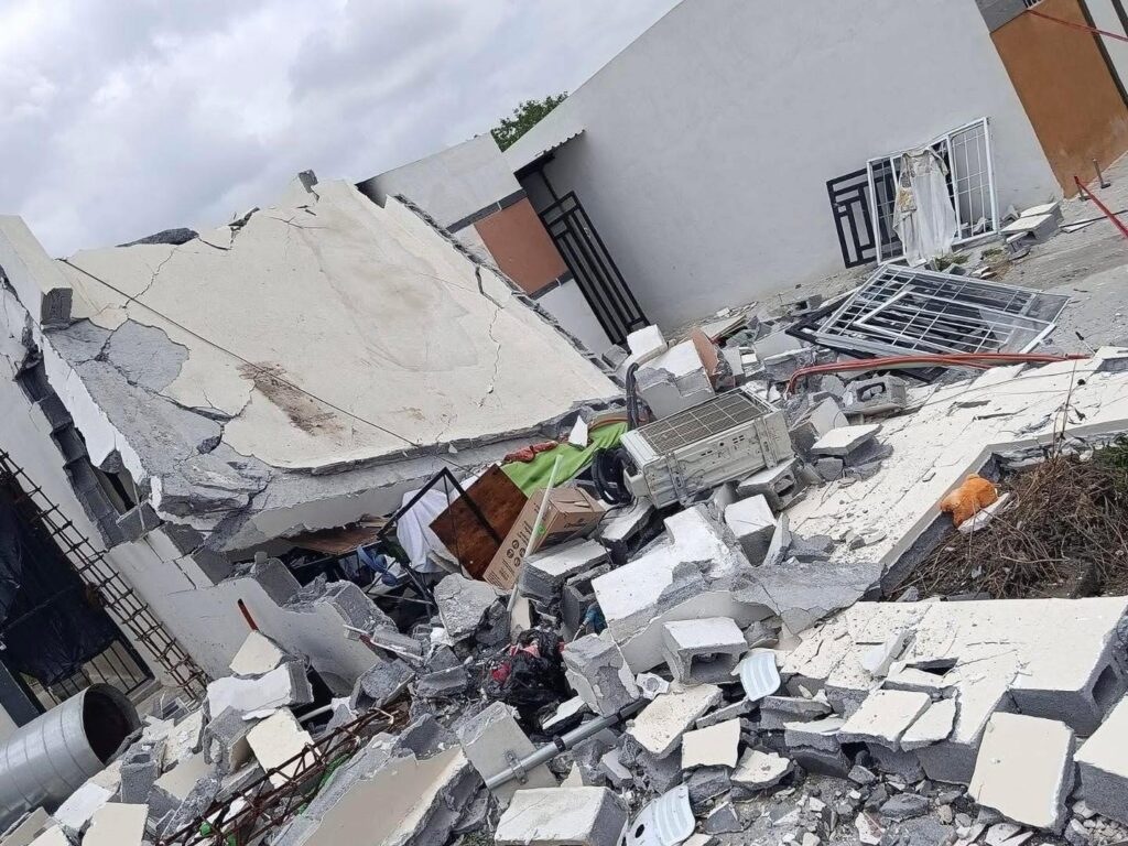 Explosión destruye vivienda y causa incendio en Cadereyta