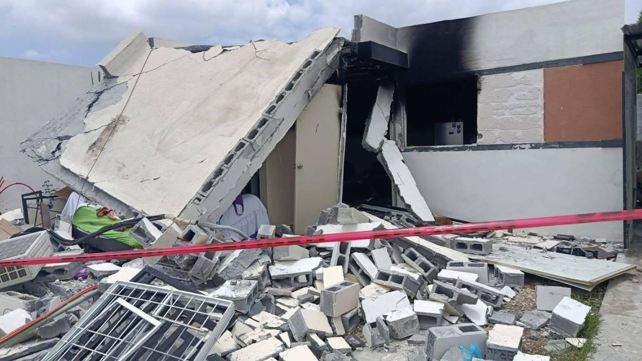 Explosión destruye vivienda y causa incendio en Cadereyta