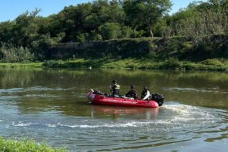 Hallan cuerpo de joven arrastrado por río en Cadereyta