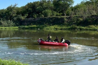Hallan cuerpo de joven arrastrado por río en Cadereyta