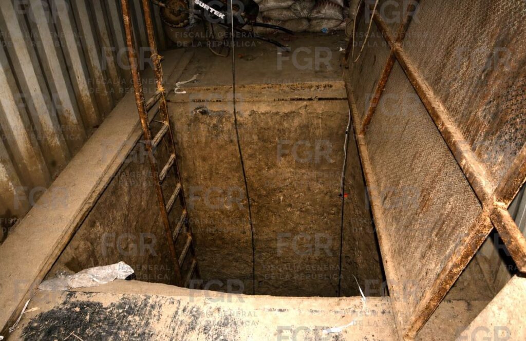 Descubren túnel para robo de combustible en Santa Catarina
