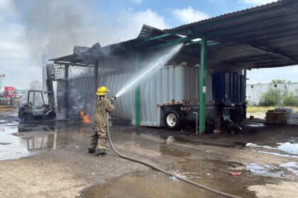 Fatal incendio en Cadereyta deja una persona sin vida