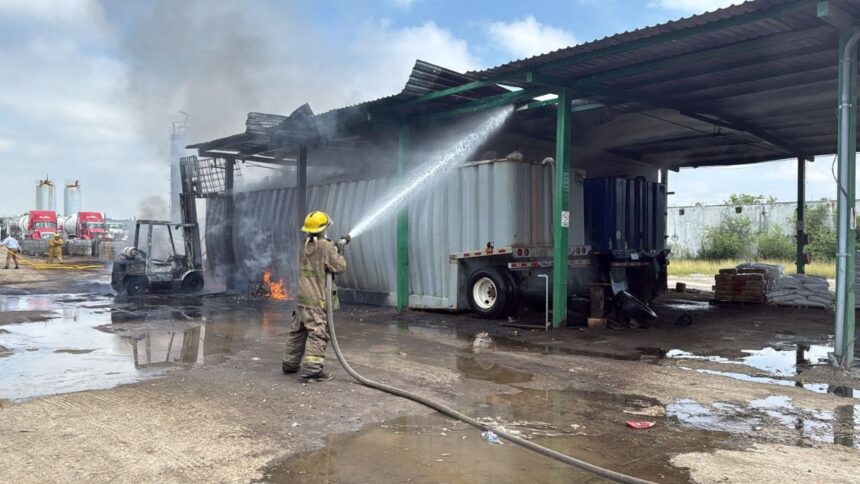Fatal incendio en Cadereyta deja una persona sin vida