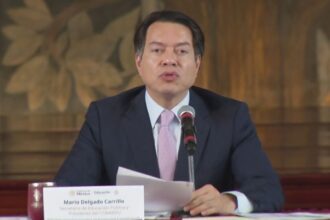 Mario Delgado insiste en no convertir las aulas en una "estancia forzada"