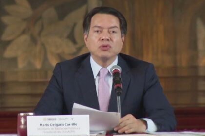 Mario Delgado insiste en no convertir las aulas en una "estancia forzada"