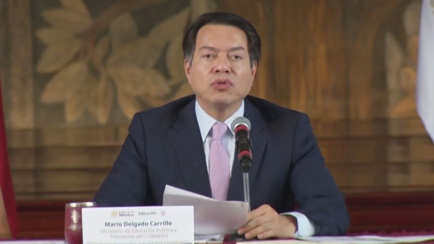 Mario Delgado insiste en no convertir las aulas en una "estancia forzada"