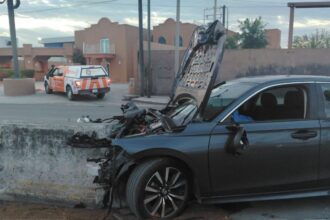 Muere conductor tras chocar contra muro en San Nicolás