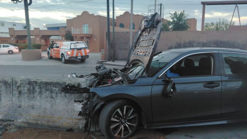 Muere conductor tras chocar contra muro en San Nicolás