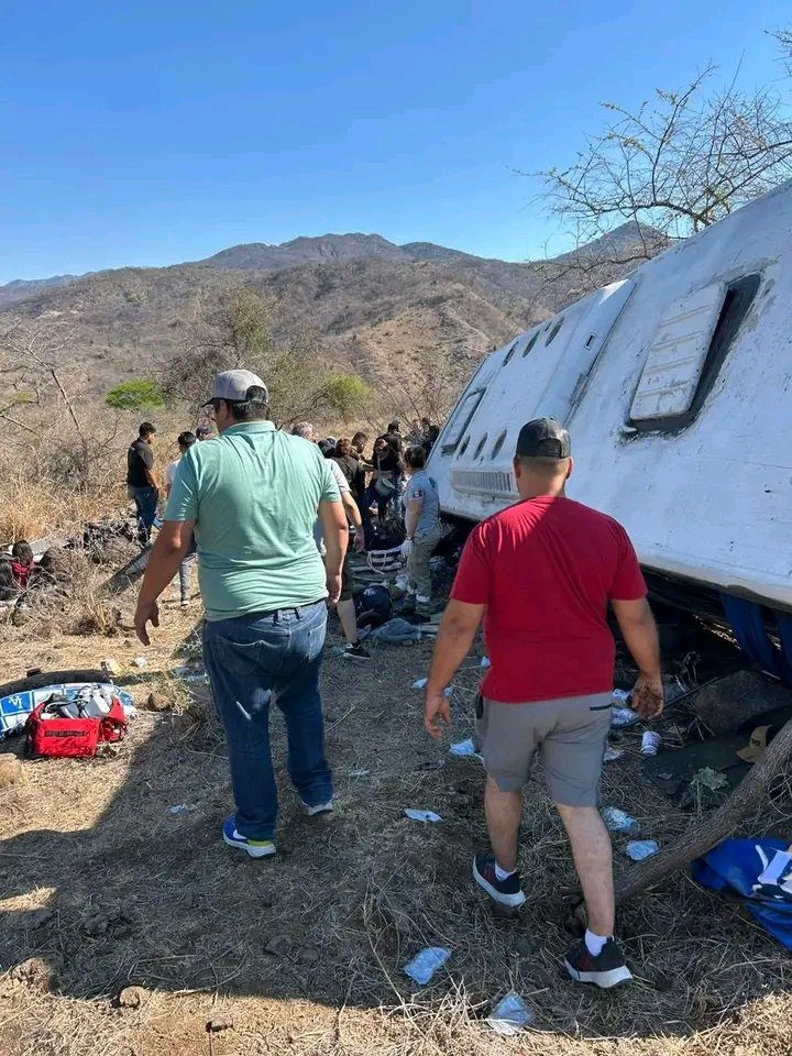 Tragedia en Nayarit: 11 muertos tras volcadura de autobús