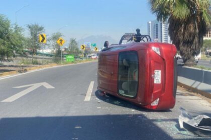 Volcadura en Guadalupe deja mujer lesionada