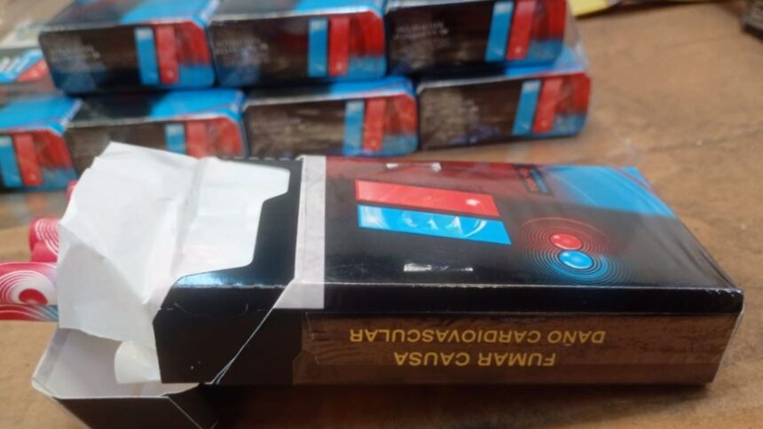 Decomisan 1.2 millones de cigarros ilegales en el AICM; venían de Taiwán
