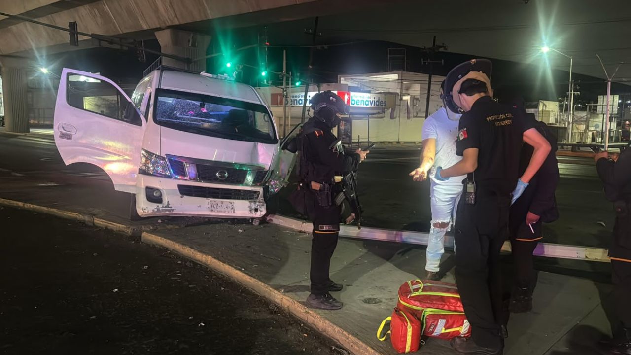 Choque en Monterrey termina con fuga; conductor es localizado minutos después