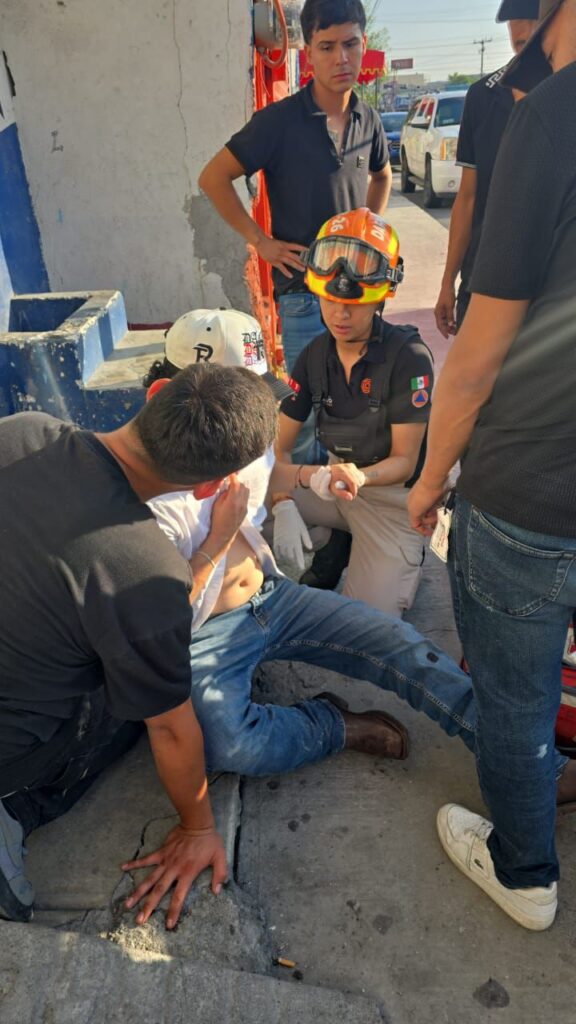 Choque entre taxi y transporte de personal deja cuatro lesionados en Guadalupe