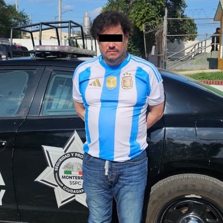 Detienen a hombre por presuntas placas falsas en Monterrey; lo investigan por fraude en gasolinera