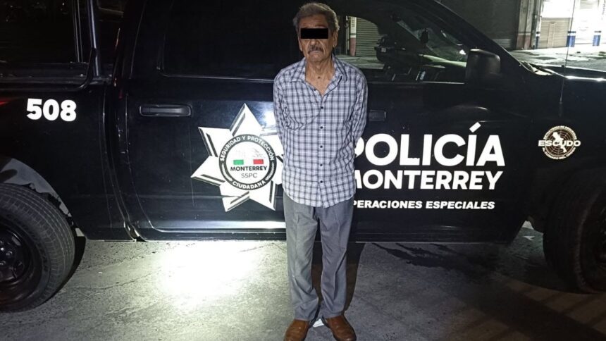 Detienen a adulto mayor por presunto acoso sexual en camión urbano de Monterrey