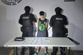Joven de 18 años es detenido con presunta droga; aseguran camioneta investigada en Monterrey