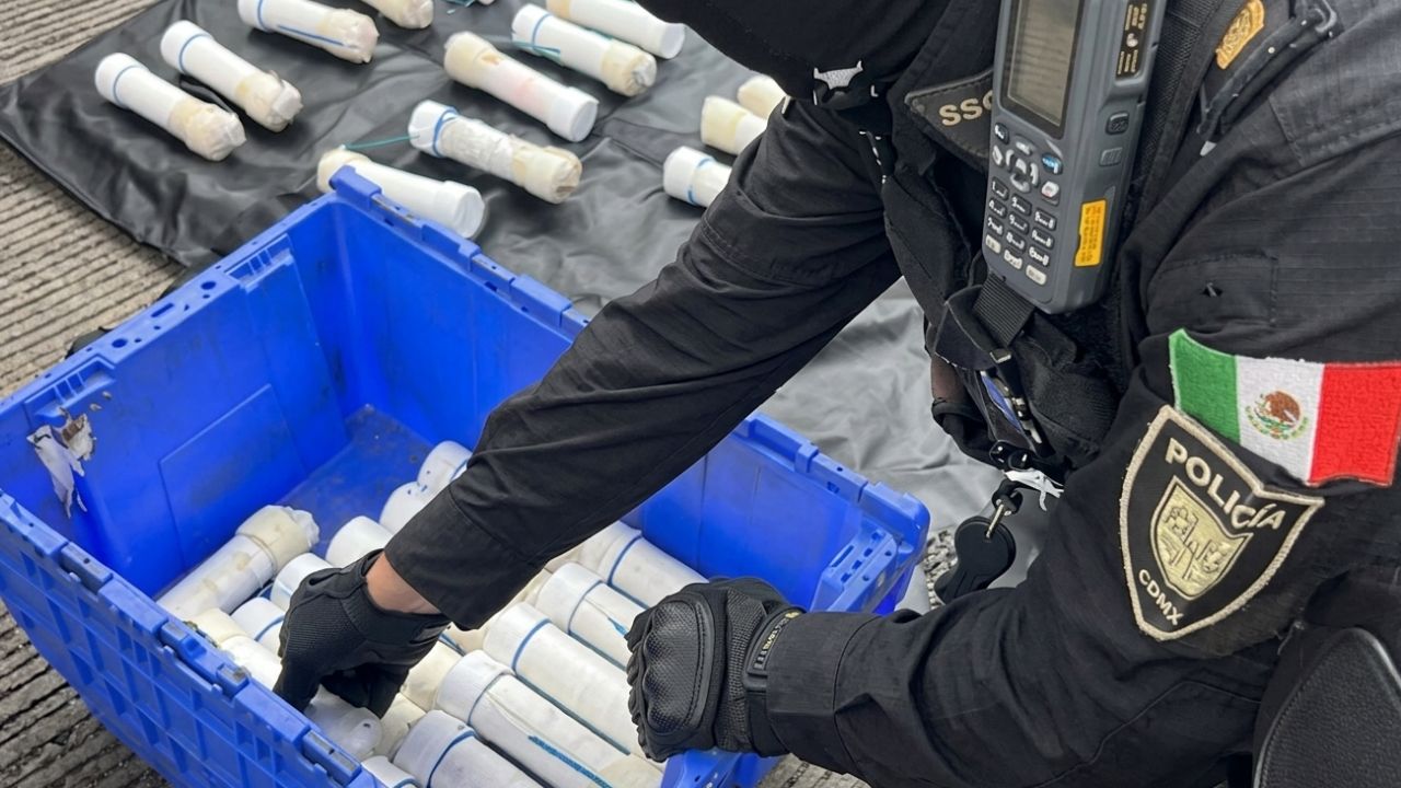 Aseguran 59 artefactos explosivos en autobús de la México-Cuernavaca
