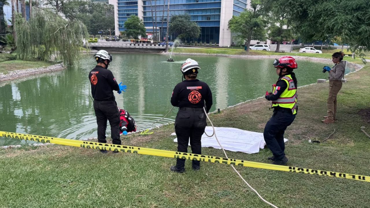 Hallan cuerpo flotando en lago de Torres Moradas en Monterrey