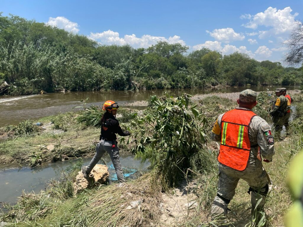 Hallan sin vida a hombre arrastrado por la corriente del río Pesquería