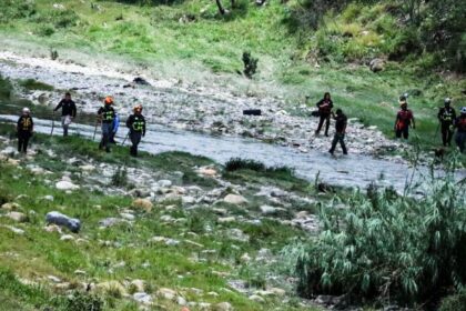 Hallan sin vida a hombre arrastrado por la corriente del río Pesquería