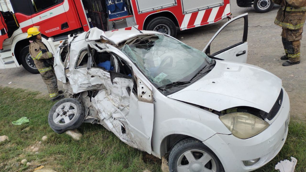 Madre e hijo mueren en fatal choque sobre carretera Cadereyta-Allende