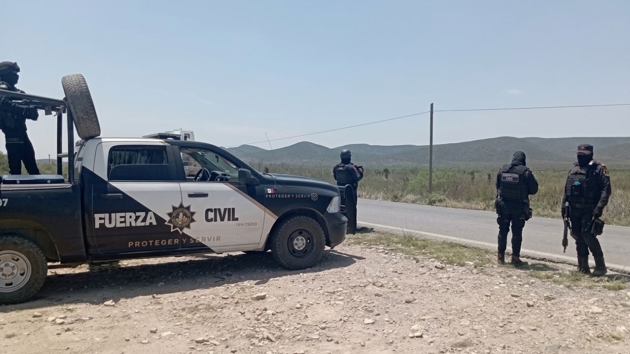 Tres oficiales de Fuerza Civil fallecen en volcadura en Lampazos