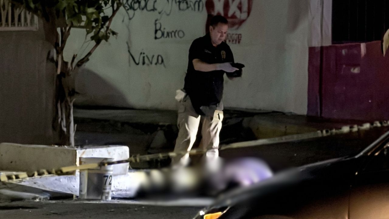 Asesinan a mujer frente a quinta en la colonia Valle de Santa Lucía en Monterrey