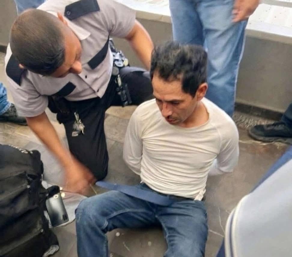 Mujer es empujada contra vagones del Metro en Escobedo