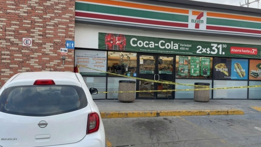 Policía hiere a presunto asaltante en 7-Eleven de Apodaca