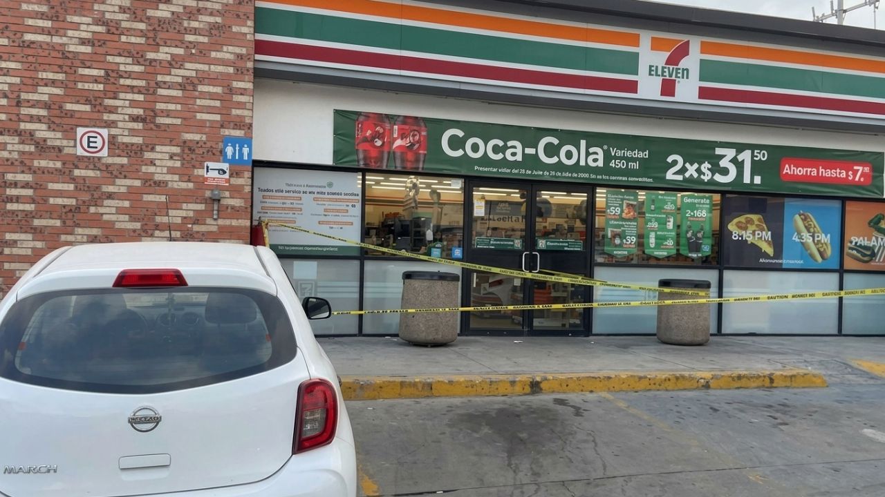 Policía hiere a presunto asaltante en 7-Eleven de Apodaca