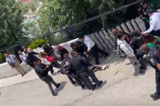 Protesta en Conalep Huixquilucan; policías agreden a estudiantes