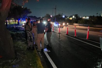 Volcadura en el cruce de las avenidas Aldama y Morones Prieto en Guadalupe deja dos lesionados tras fuerte choque
