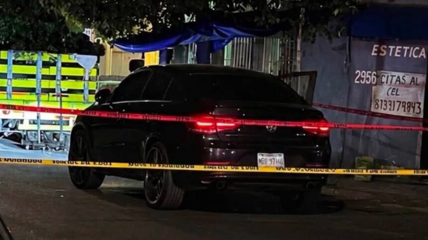 Asesinan a balazos abogado en la colonia Sierra Ventana; mujer y menor salen ilesos