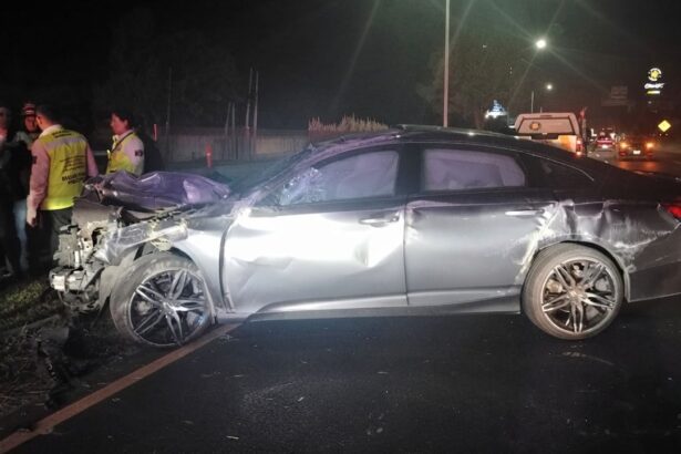 Choque entre automóvil y tráiler deja un menor de 16 años lesionado en la Carretera Nacional en Monterrey