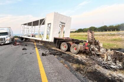 Choque entre tráileres provoca incendio en la autopista a Laredo en Salinas Victoria, Nuevo León