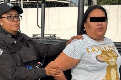 Detienen a mujer por presunto robo en tienda Sears de Monterrey; intentaba robar mochilas