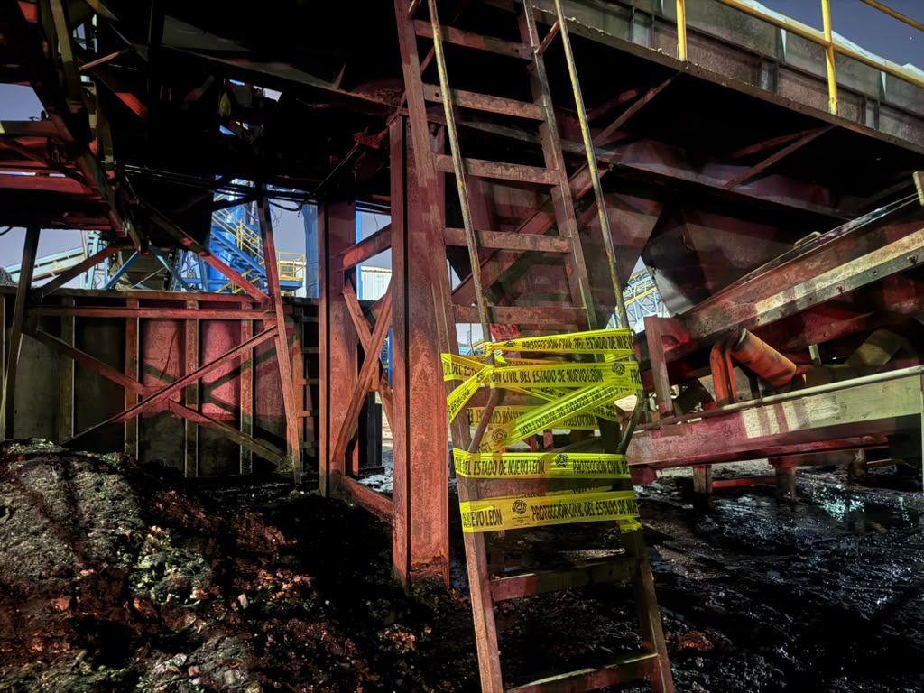 Incendio consume recicladora en la colonia Parque Industrial Huinalá en Apodaca; reportan daños materiales