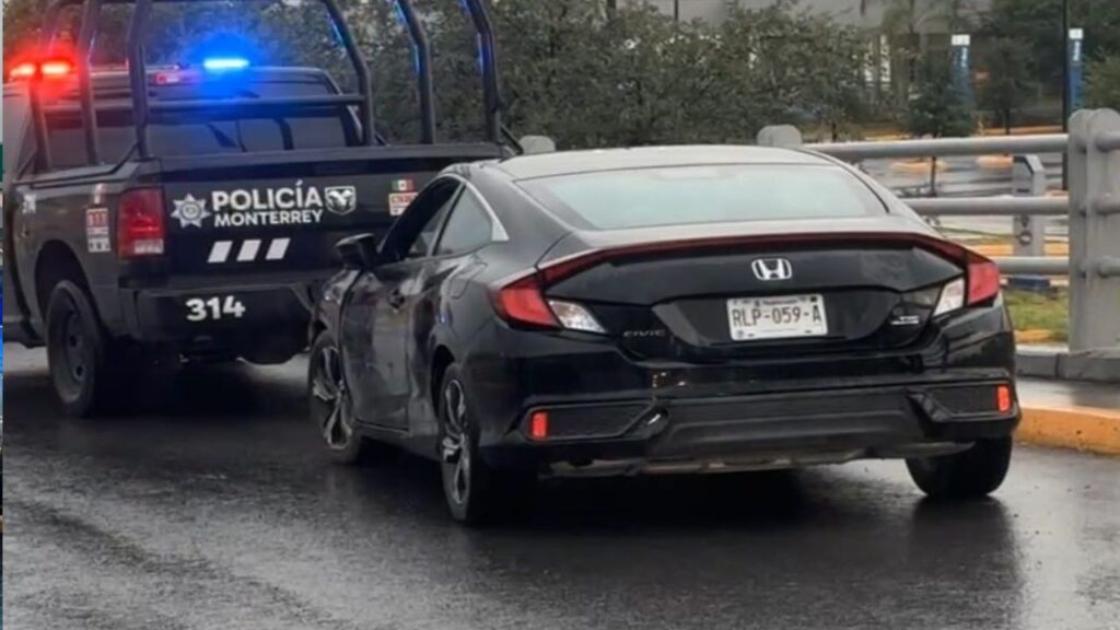 Persecución en Cumbres deja dos policías de Monterrey heridos