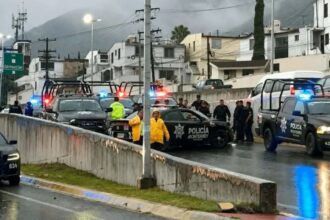 Persecución en Cumbres deja dos policías de Monterrey heridos
