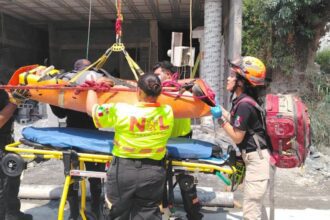 Trabajador herido tras caer de 4 metros en obra de la colonia Brisas del Vergel en Monterrey