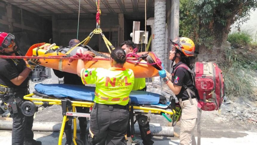 Trabajador herido tras caer de 4 metros en obra de la colonia Brisas del Vergel en Monterrey